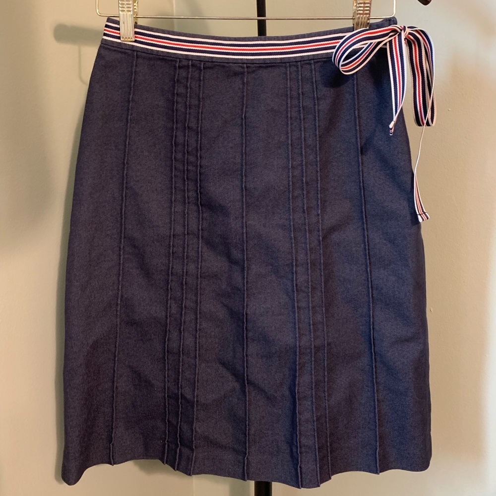 Vertical Club Jean skirt in size Small
